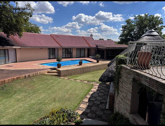 4 BEDROOM FREEHOLD FOR SALE IN WATERKLOOF RIDGE